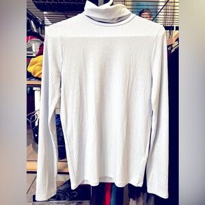 Madewell turtleneck in lightweight powdery blue. Great for layering. New w/tags